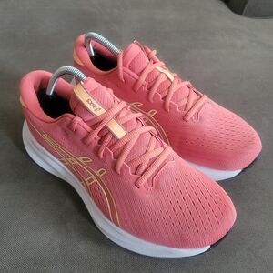 Asics GEL-Excite 11 Women Running Shoe Size 10.5 Coral